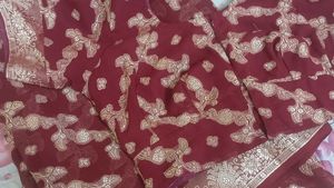 Maroon &amp; Gold Patterned Saree with blouse