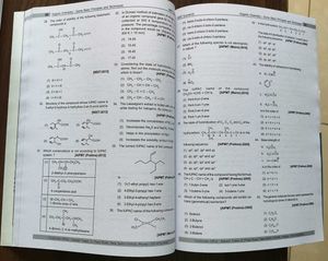 Aakash Class 11th Physics and Chemistry Books