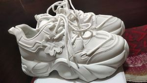 Trending Extra Lesses White 🤍Shoes For Women