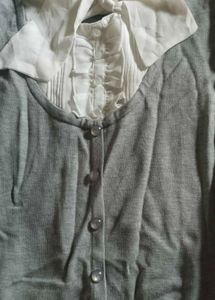 Gray Top With white Bow