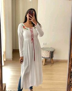 Elegant White Embroidered Kurta