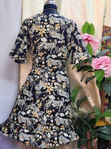 Floral Print Wrap Like Dress With Side Zipper