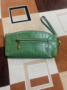 Stylish Clutch 💚
