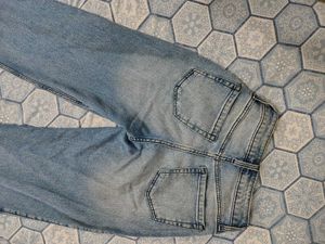 High-Waist Straight Fit Jeans – Light Wash