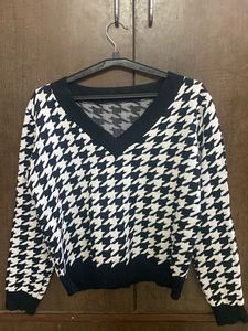 Houndstooth V Neck Sweater
