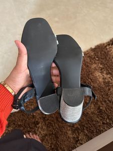 Corsica Women Grey Black Sandal