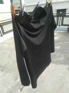 Black T-shirt (Like new)