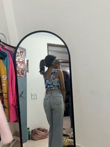 Floral Crop Top - Trendy & Stylish