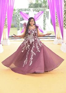Bride engagement Bowl gown
