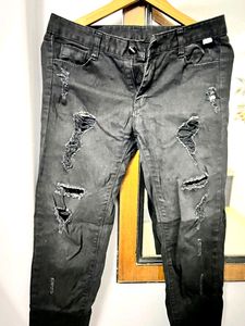 Ripped Jeans Woman