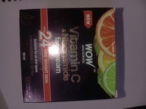 Wow Vitamin C And Niacinamide face Moisturizer