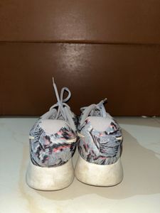 First Copy Nike Tanjun Sneakers - Size 7