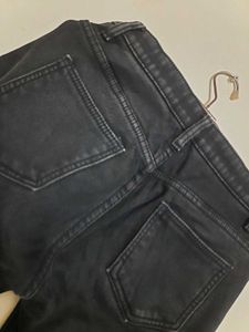 Black Cropped Jeans