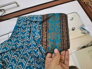 Blue Coloured Golden Foil Printed Saree Wid Blouse