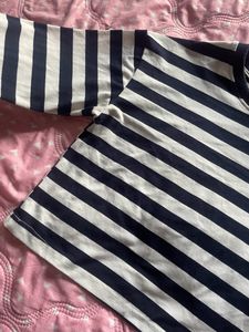 Striped Full Sleeved Crop Top