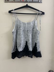 H&amp;M SHOE-TIE SLEEVES LACE TOP