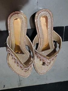 Sparkling Gold Toe Ring Flats
