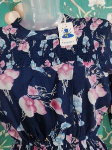 Top. Size 34 /M