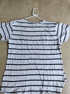 Woman&#39;s White Top With Black Strips