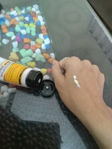 Dr. Sheth&#39;s Haldi &amp; Hyaluronic Acid Sunscreen