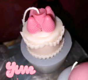 Strawberry Top Cake Candle