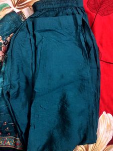 Beautiful Bottle Green Kurta Set