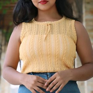 Trendy TOP Can Fit (S - M)