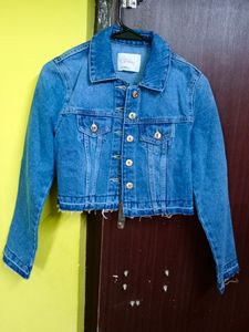 ONLY Spread Collar Washed Crop Denim Jacket