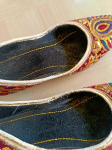 Embroidered jutti ❤️