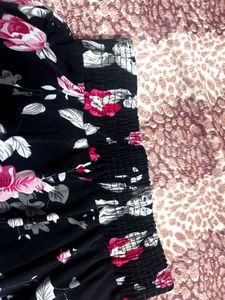 Floral Black MidiSkirt with Stretch Waistband🌙