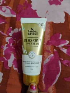 Herbs &amp; Hills Blossome Day Cream