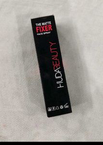 Huda Beauty Matte Fixer Spray