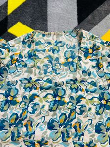 Floral Print Puff Sleeve Top