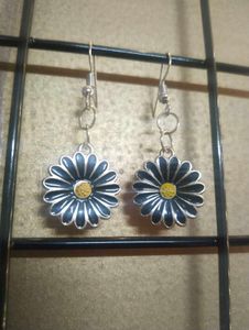 Daisy Drop Earrings