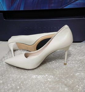 Classic White Pointed Heels