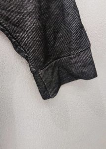 Women&#39;s Black shrug With Metallic Finish