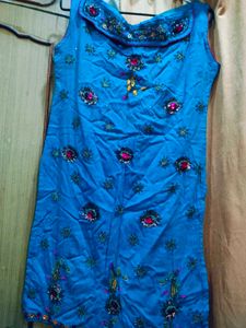 Embellished Kurta with Majenta Pajami