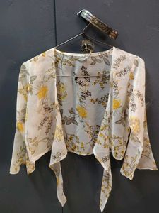 Floral sleeveless top with Shrug