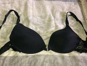 34B Black Padded Bra – Elegant Lace
