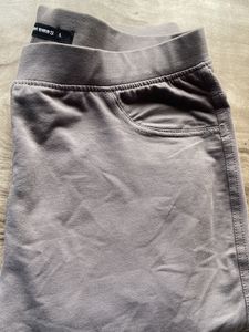 Skinny Jegging Grey