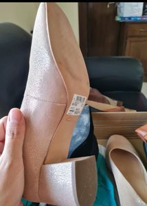 🔥PRICE DOWN 🔥Brand New Rosegold Clarks Pump Heel