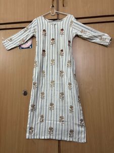 Beautiful Cotton White Kurti With 2 Pockets