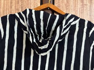 Hooded Striped Sleeveless Shirt Style Top 🖤