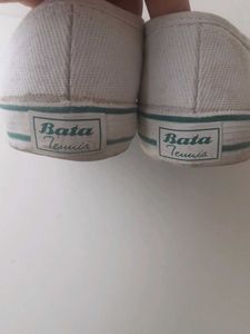 BATA Badminton/Tennis Sports Grip SHOES
