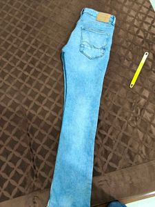 Levi's Light Wash Denim Jeans