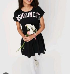 Very Beautiful Girls Graphic Printed Tunic Top