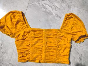 Women's yellow floral print crop top