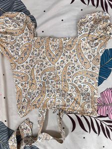 Paisley Print Puffer Sleeves Crop Top
