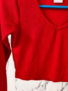 Chic Red Ribbed V-Neck Long Sleeve Crop Top