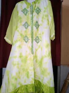 Elegant Embroidered Kurta